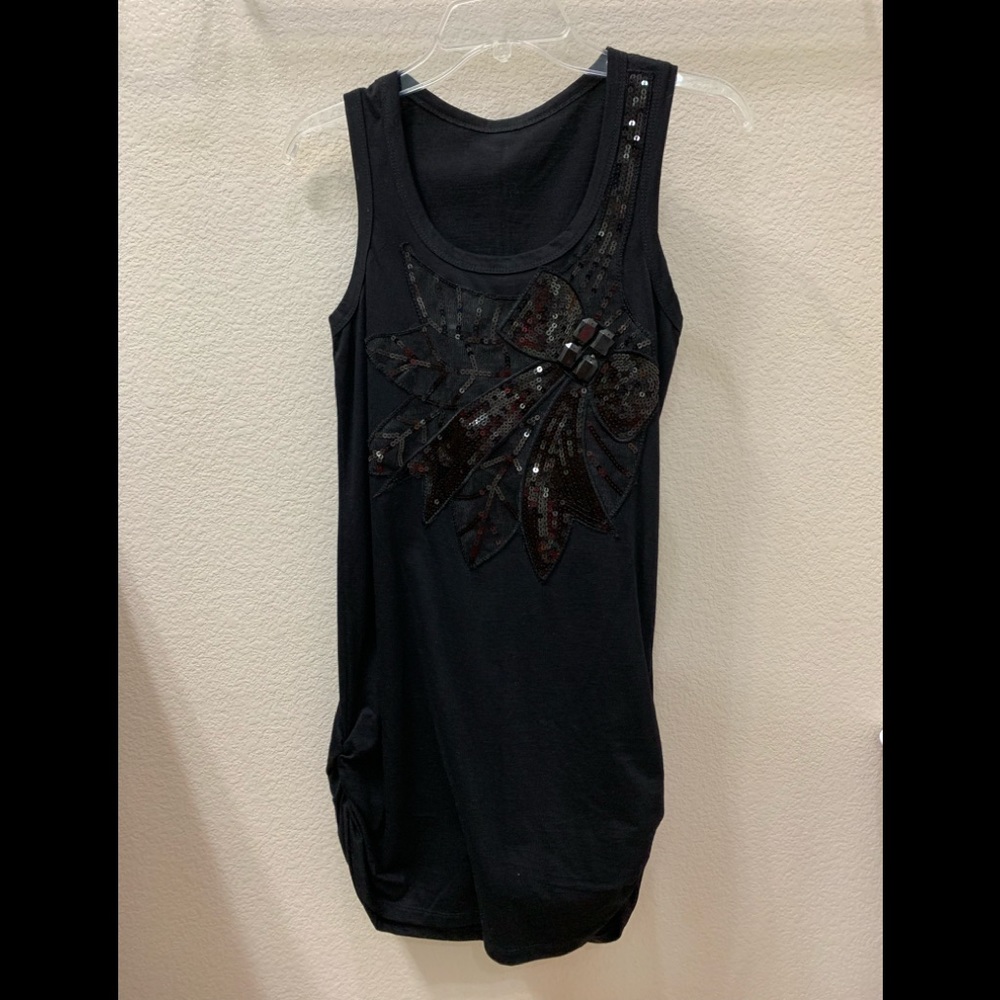 Sleeves top with black glitter